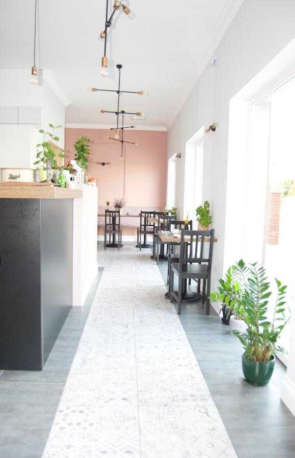 Apartamenty Zastava Wloszczowa ภายนอก รูปภาพ